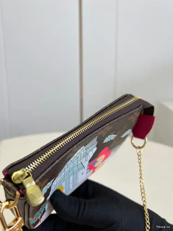 Cheap VUITTON MINI ACCESSOIRES LOUIS POCHETTE 0509